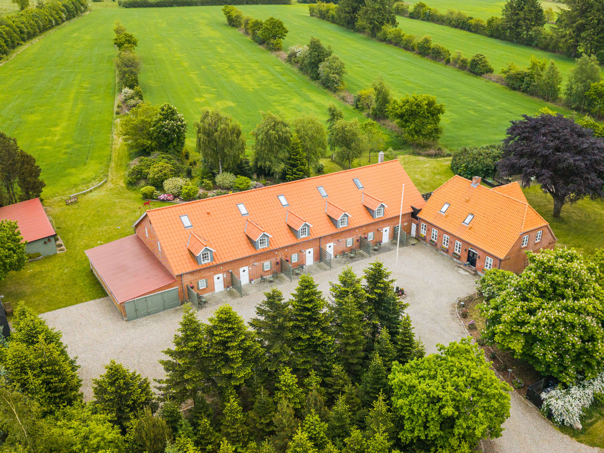 Lustrup Farmhouse med 6 ferielejligheder, som ligger tæt på Ribe og Vadehavet. 